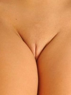 Гладко бритая писичка Зюзанны